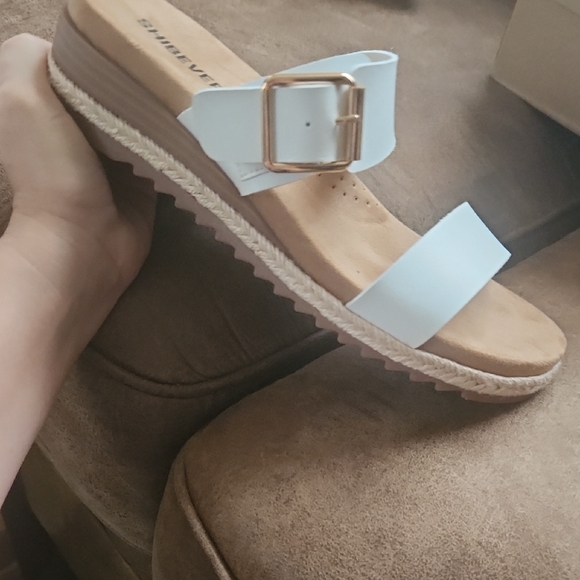 Shibever Women's White Slide Sandals - Picture 5 of 11